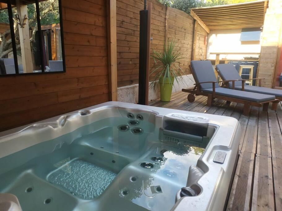 Apartament Studio Jacuzzi Prive A 8 Min A Pied De La Plage La Ciotat Zewnętrze zdjęcie