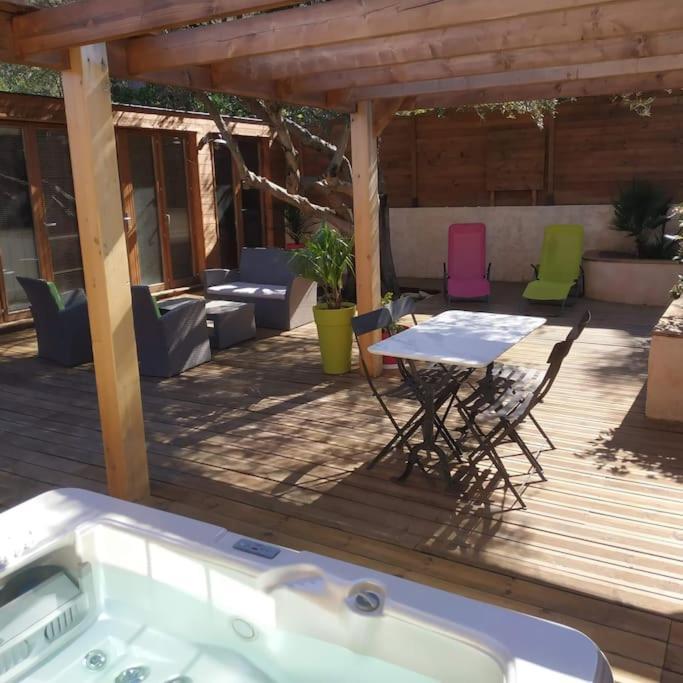 Apartament Studio Jacuzzi Prive A 8 Min A Pied De La Plage La Ciotat Zewnętrze zdjęcie