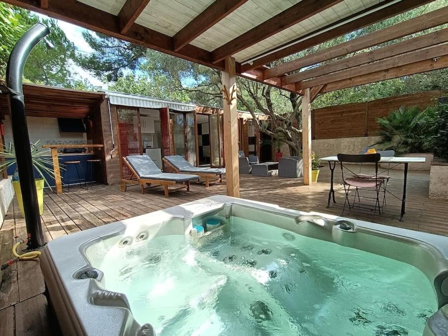 Apartament Studio Jacuzzi Prive A 8 Min A Pied De La Plage La Ciotat Zewnętrze zdjęcie